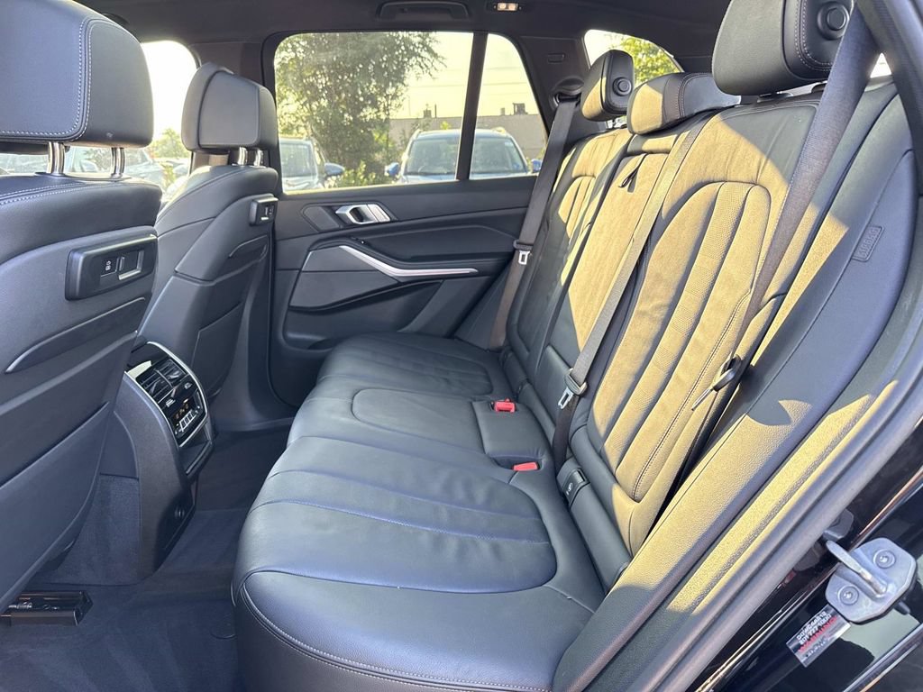 Used 2019 BMW X5 xDrive40i w/ M Sport Package AWD/4WD image 11