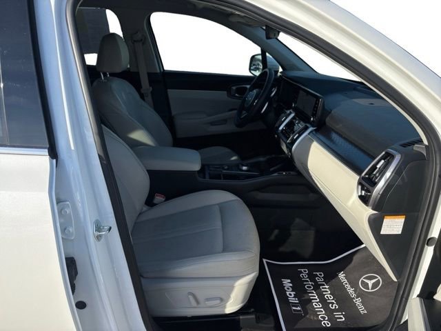 Certified 2024 Kia Sorento EX image 12