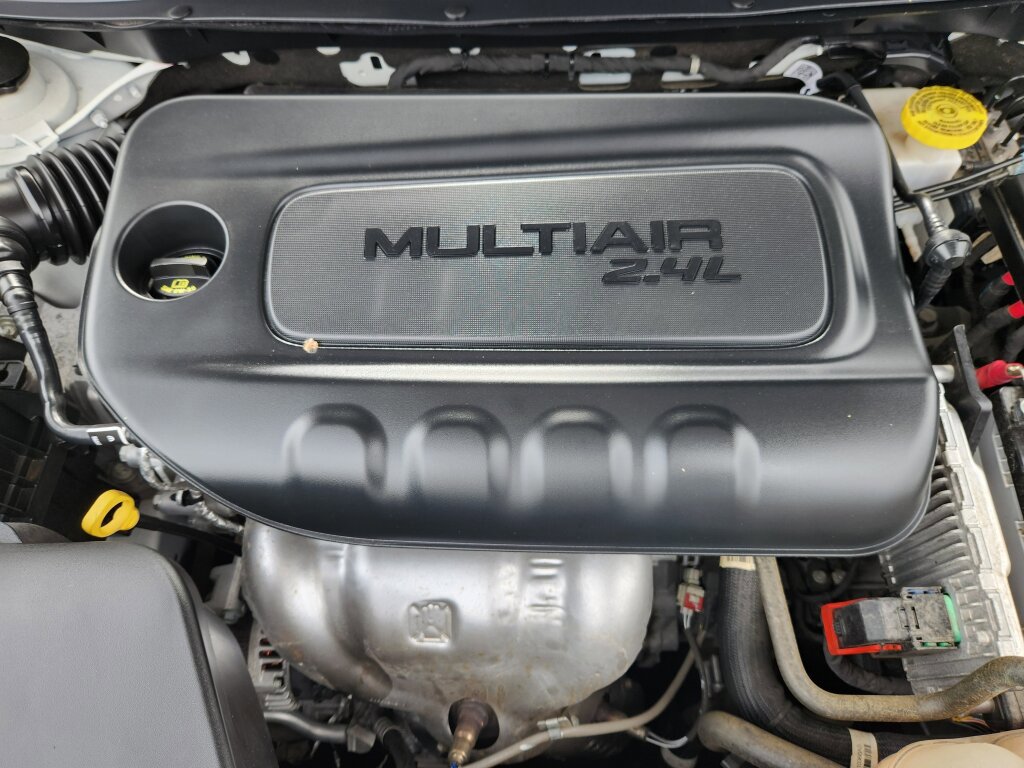 Certified 2023 Jeep Cherokee Altitude Lux image 15