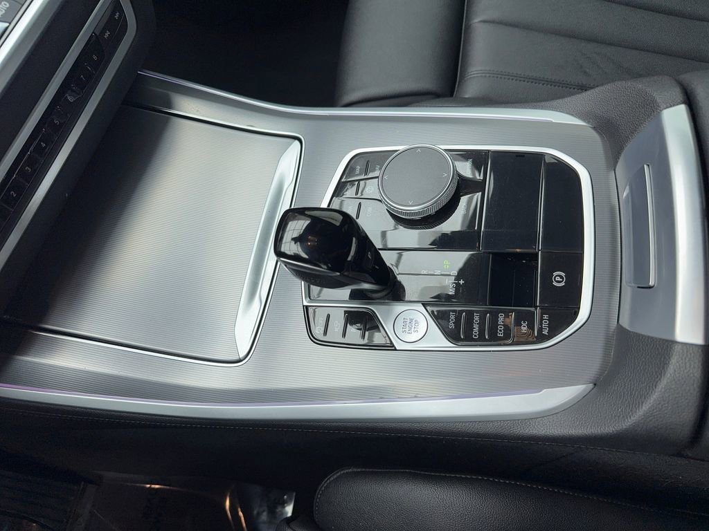 Used 2022 BMW X5 xDrive40i w/ Parking Assistance Package image 32