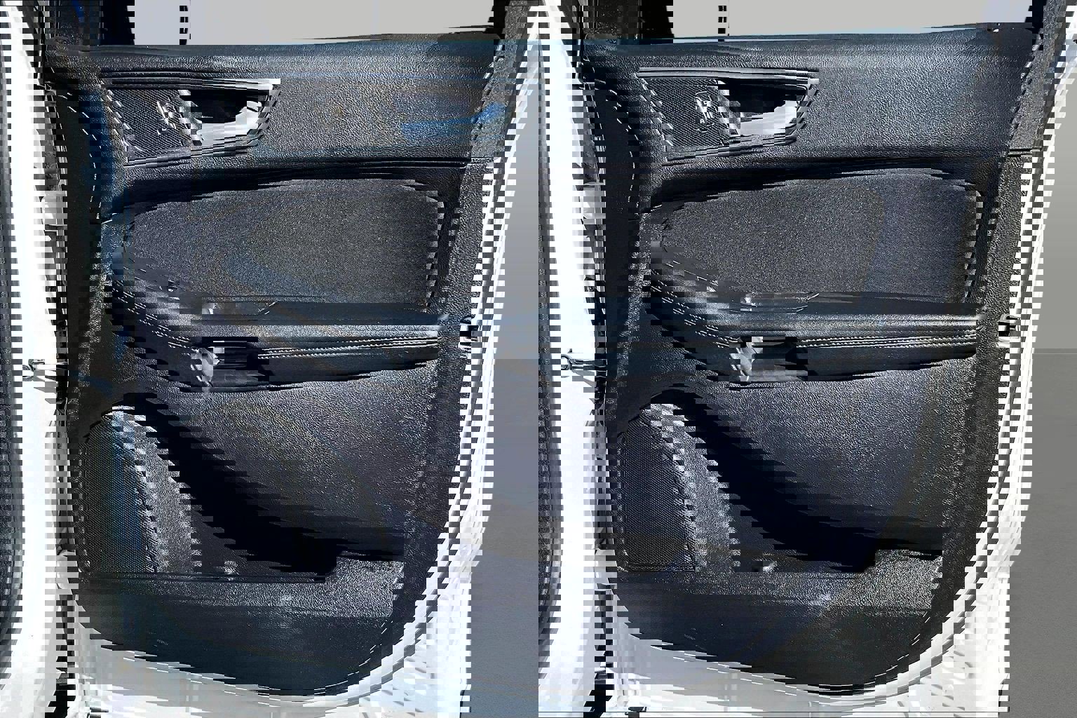 Used 2019 Ford Edge SE w/ SE Fleet Driver's Package image 17