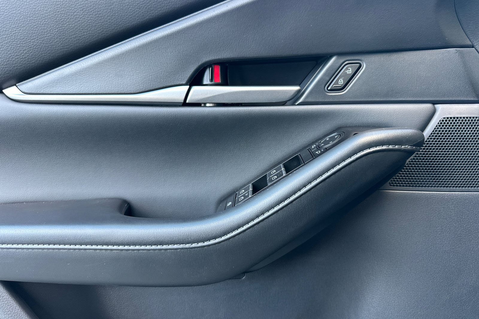 Used 2025 MAZDA CX-30 AWD 2.5 S w/ Select Sport Pkg image 12