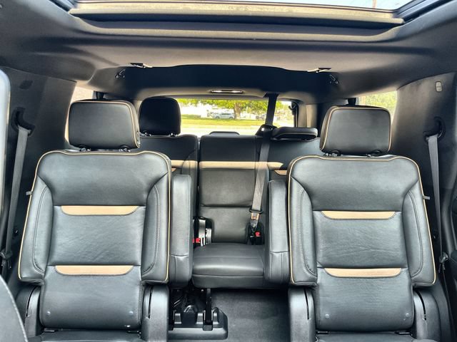 Used 2023 GMC Yukon AT4 w/ Technology Package AWD/4WD image 14