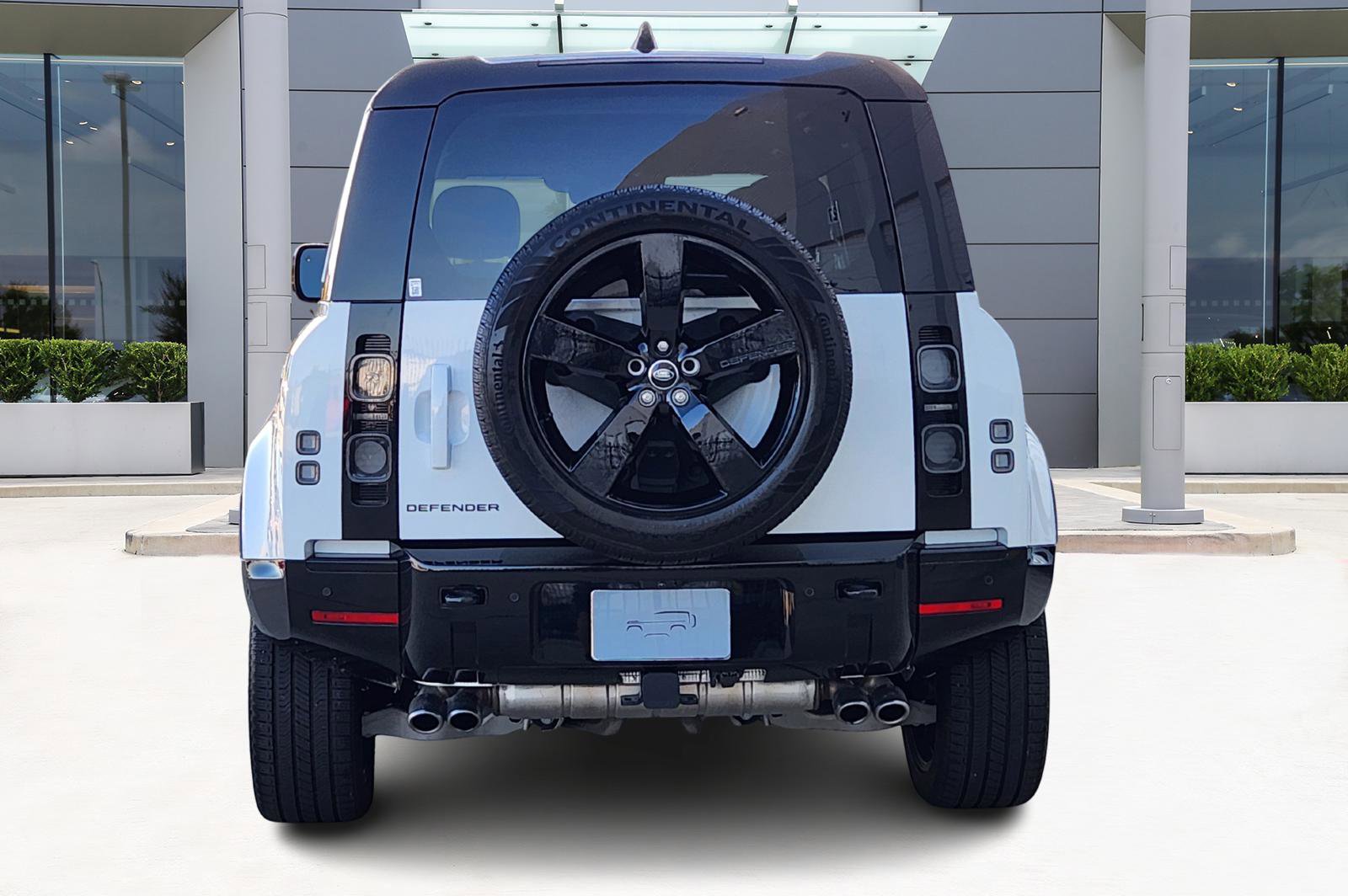 Certified 2025 Land Rover Defender 110 V8 image 6