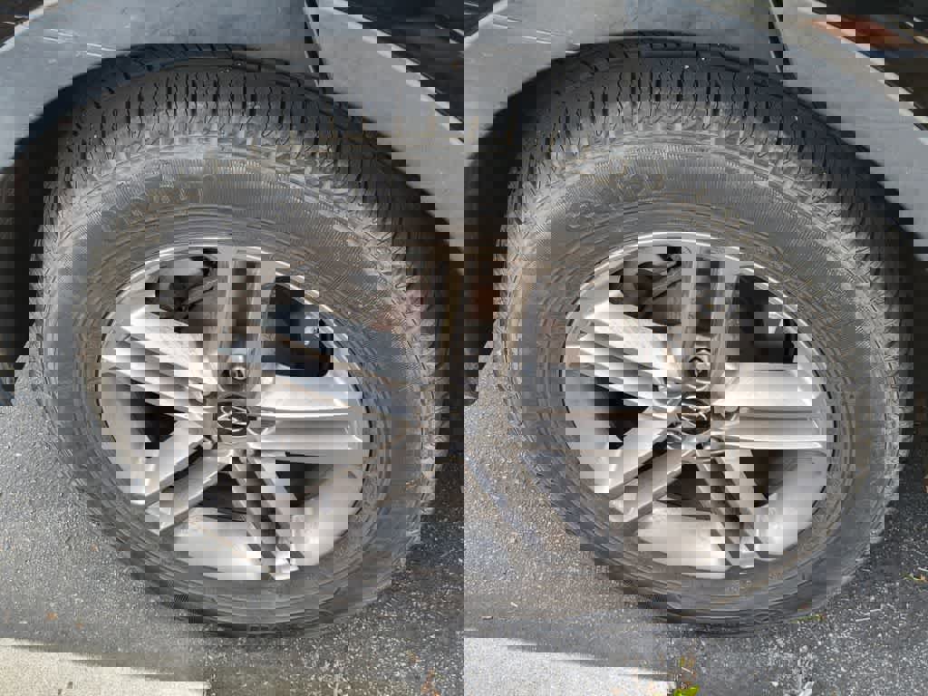 Used 2017 Hyundai Santa Fe Sport image 5