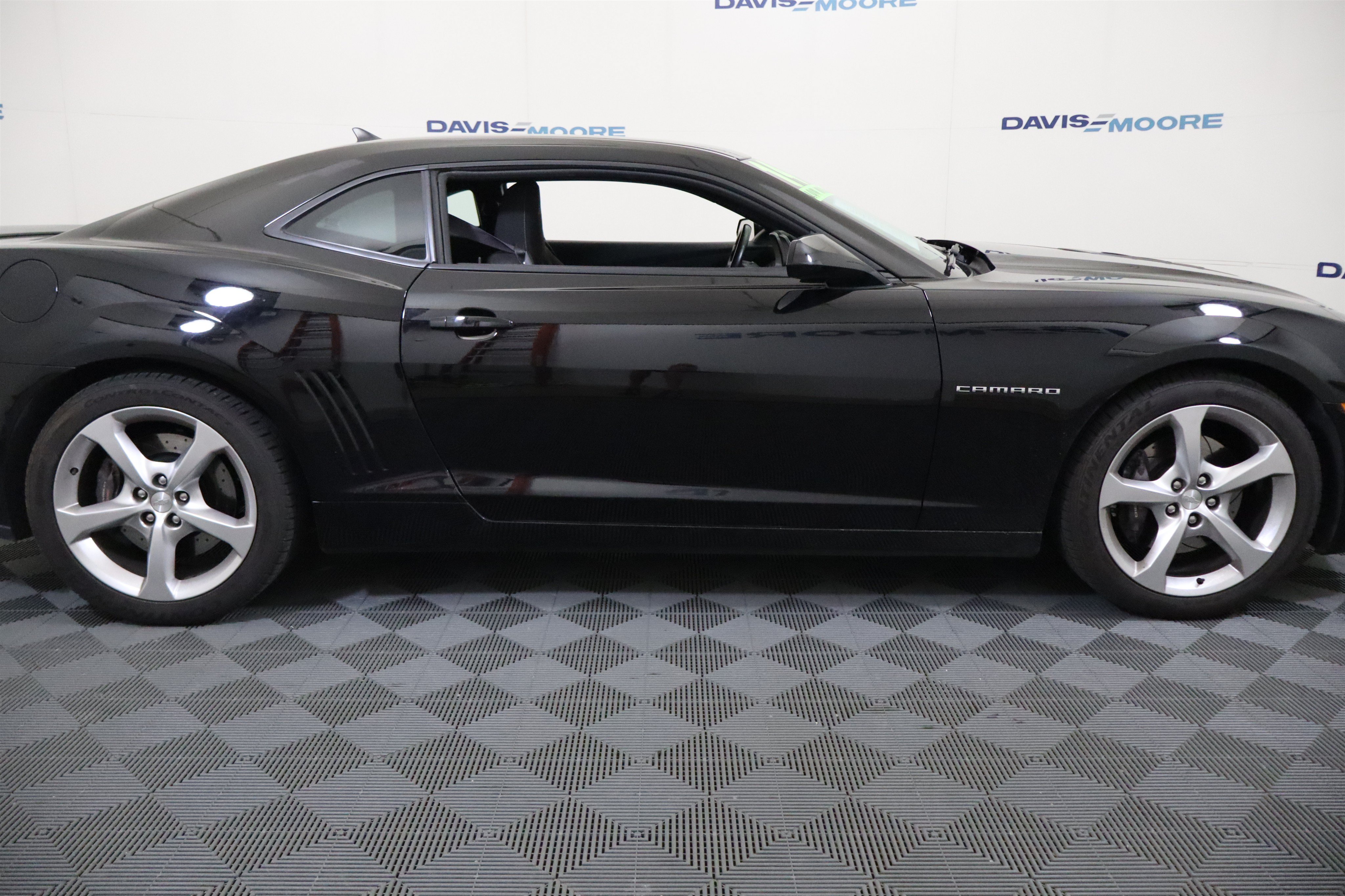 Used 2014 Chevrolet Camaro SS RWD image 5