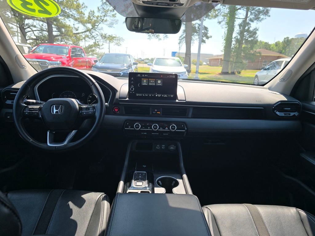 Used 2023 Honda Pilot Touring image 12