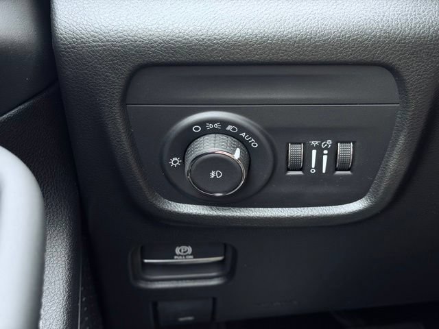 Certified 2025 Jeep Grand Cherokee Summit AWD/4WD image 37