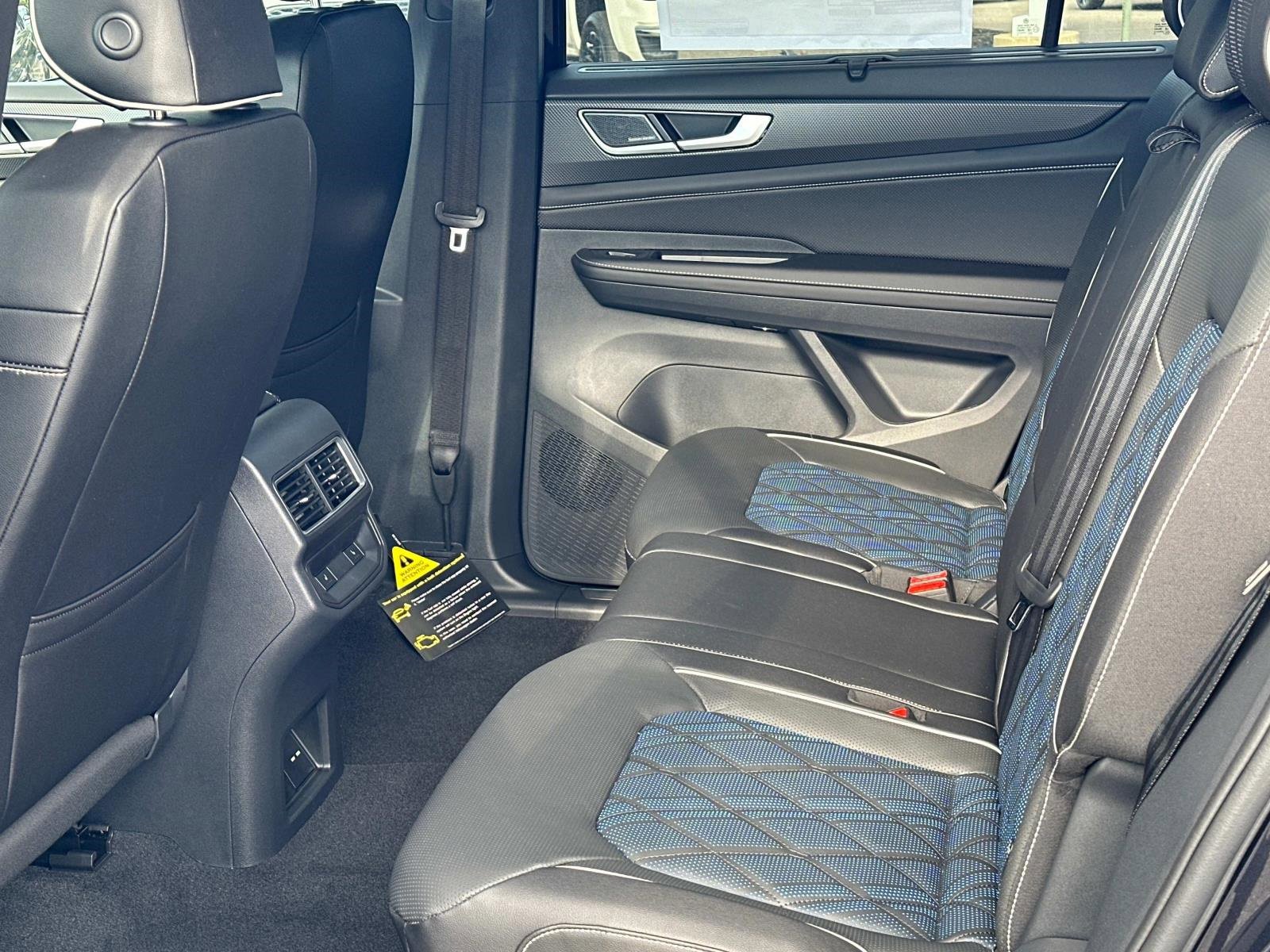 New 2026 Volkswagen Atlas Cross Sport SEL Premium R-Line image 6