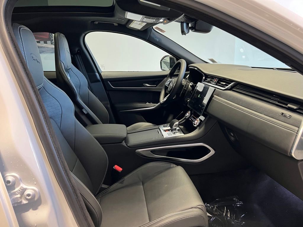 New 2026 Jaguar F-PACE R-Dynamic S image 16