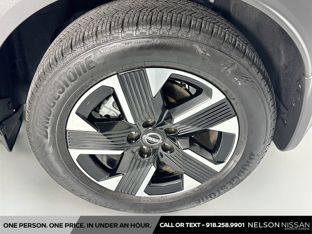 Certified 2025 Nissan Kicks SV AWD/4WD image 27