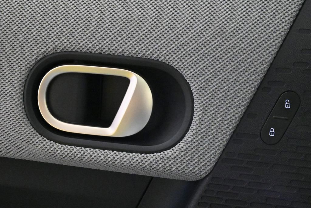 Certified 2025 MINI Cooper S image 23