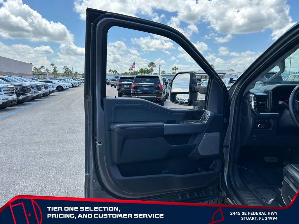 Used 2024 Ford F250 4x4 Crew Cab Super Duty image 11