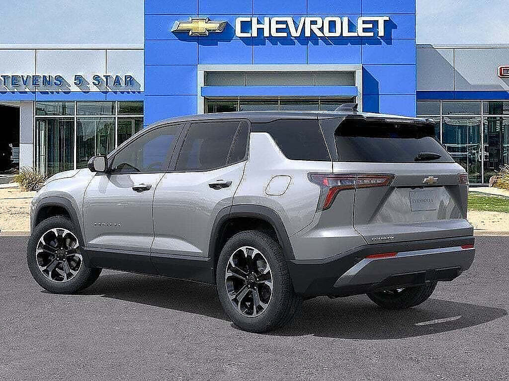 New 2026 Chevrolet Equinox LT w/ Convenience Package II FWD image 3