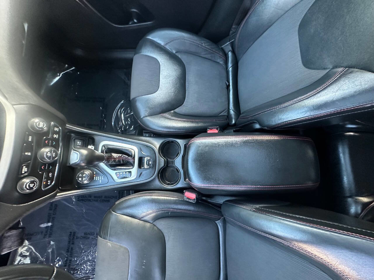 Used 2016 Jeep Cherokee Trailhawk w/ Comfort/Convenience Group image 5