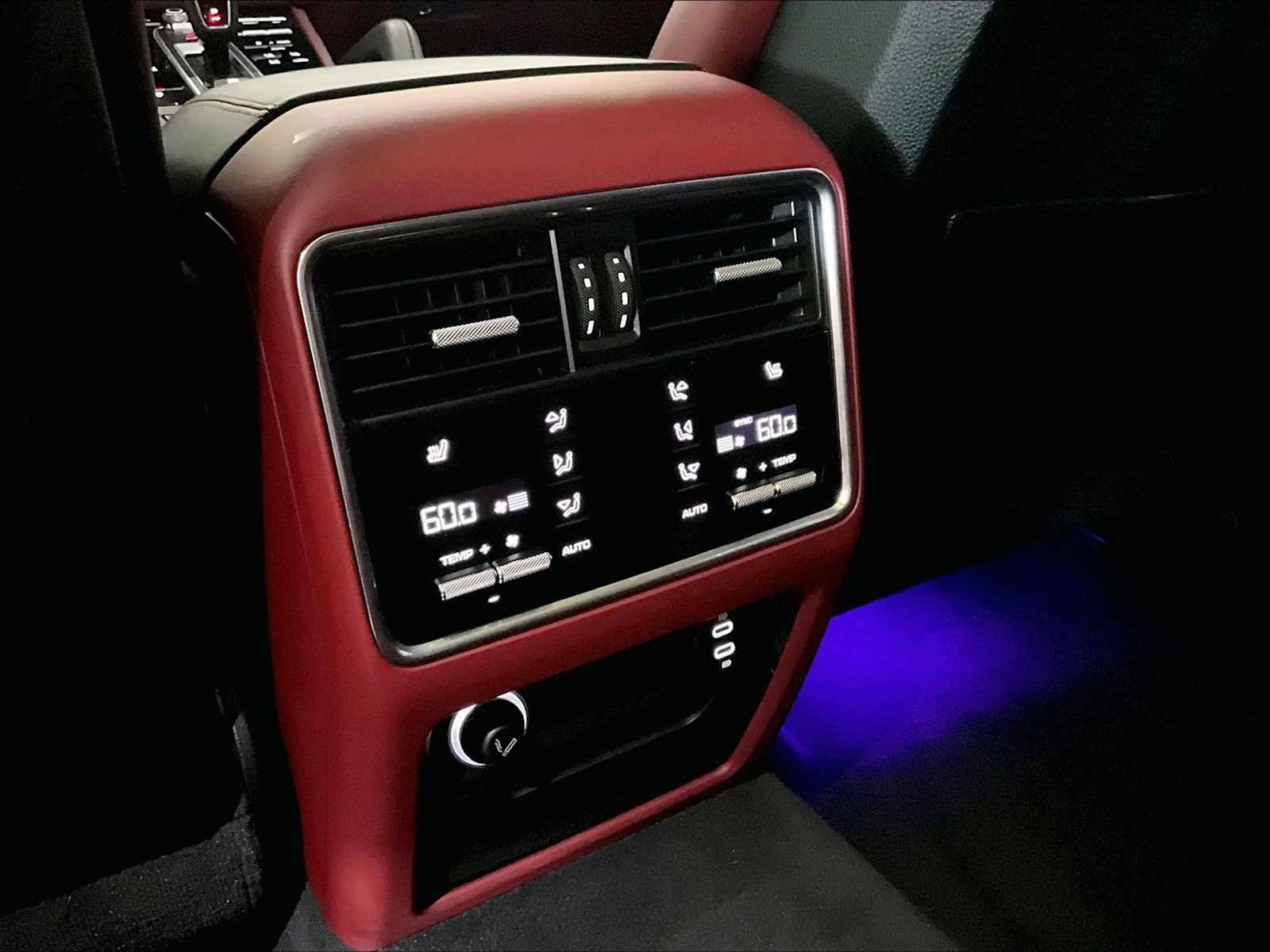 Used 2022 Porsche Cayenne Turbo w/ Premium Package Plus (PI3) image 29