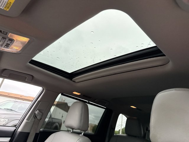 Used 2017 Toyota Highlander XLE AWD/4WD image 22