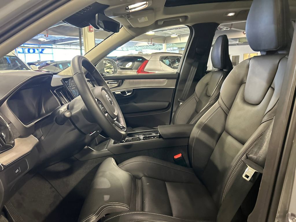 Used 2026 Volvo XC90 B6 Ultra w/ Protection Package image 10