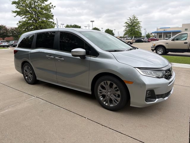 New 2026 Honda Odyssey Touring image 13