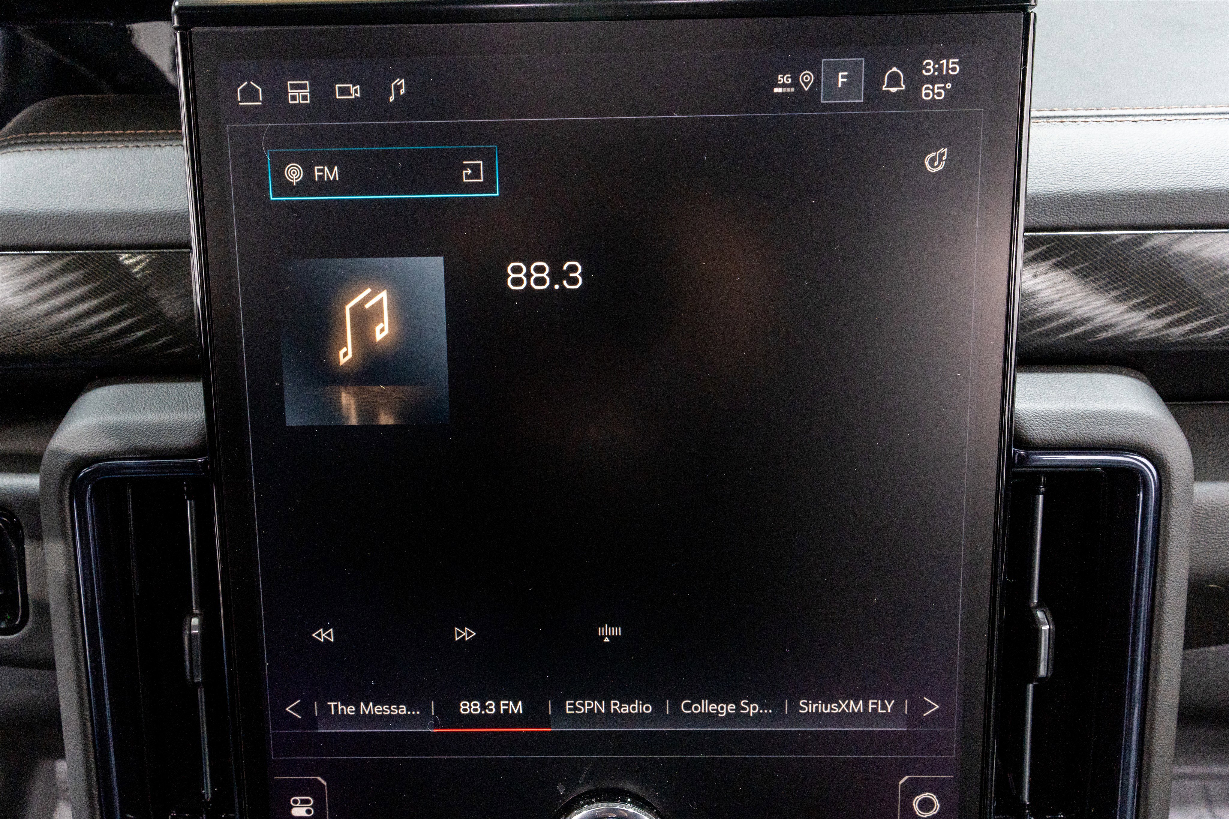 Used 2025 GMC Yukon AT4 w/ Premium Trailering Package image 22