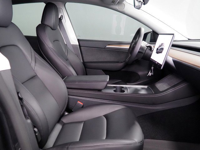 Used 2024 Tesla Model Y Performance image 16