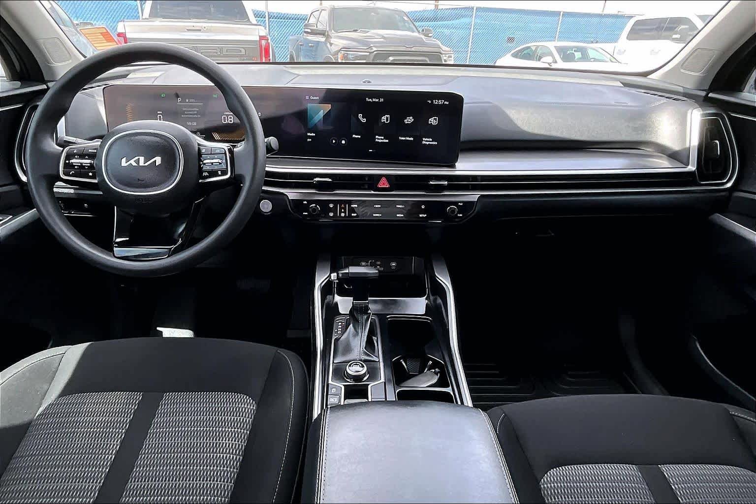 Used 2025 Kia Sorento LX image 14