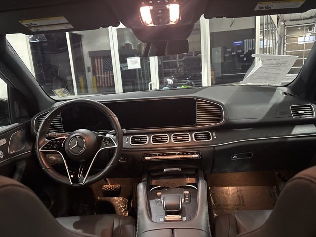 Used 2025 Mercedes-Benz GLS 450 4MATIC image 34