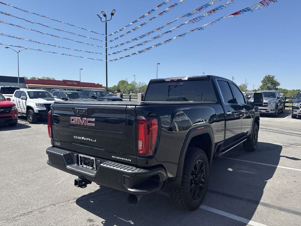Used 2023 GMC Sierra 2500 Denali w/ Denali Black Diamond Edition AWD/4WD image 13