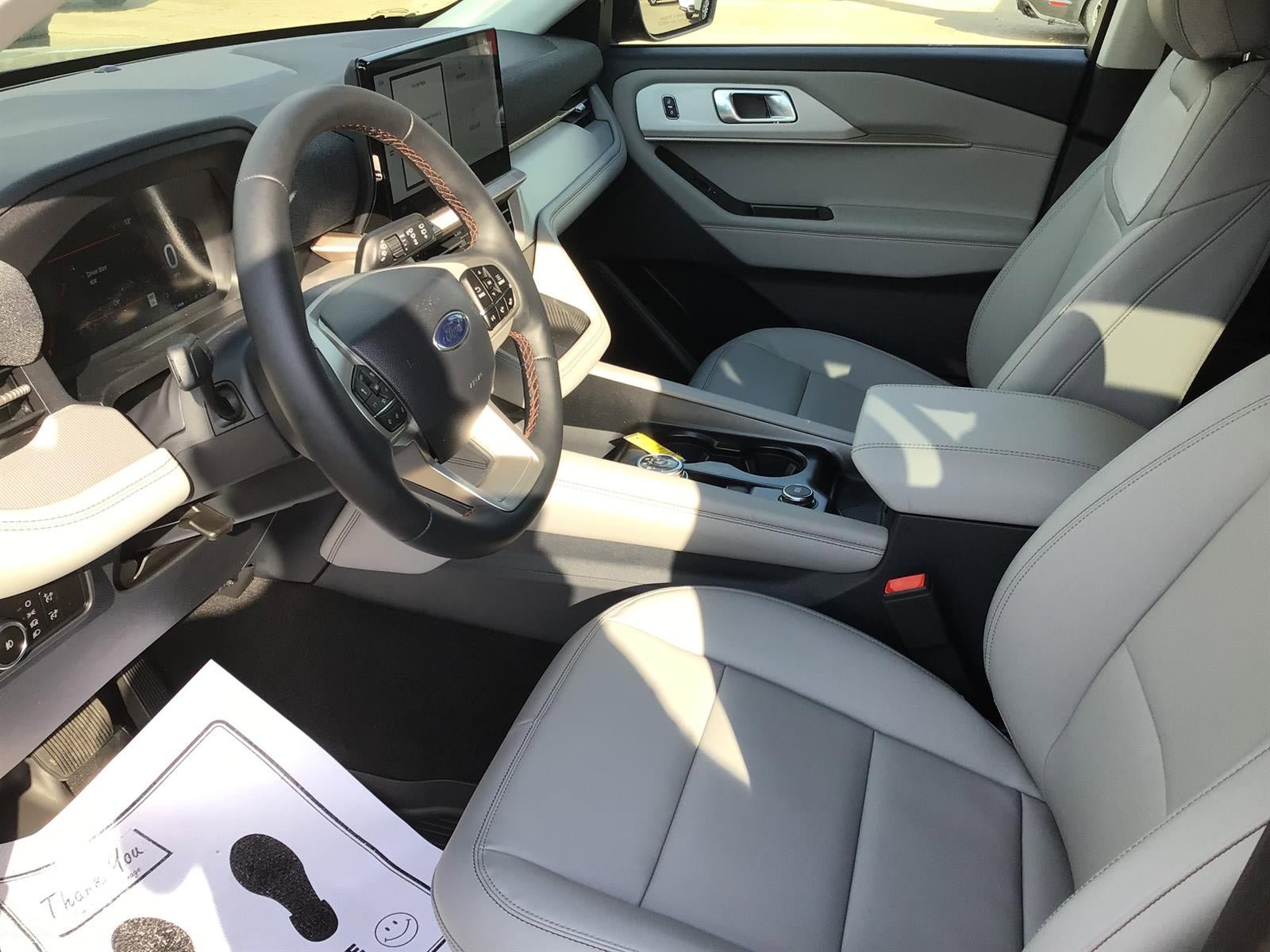 New 2026 Ford Explorer Active w/ Active Comfort Package image 3