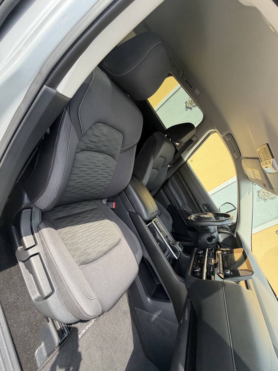 Used 2025 Nissan Pathfinder SV FWD image 15