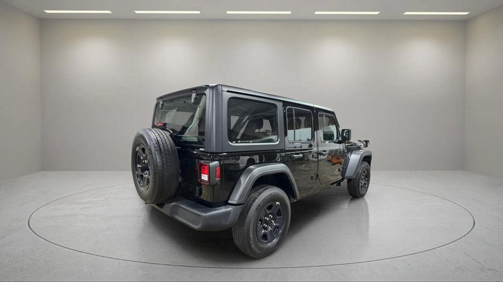 Used 2022 Jeep Wrangler Unlimited Sport image 3