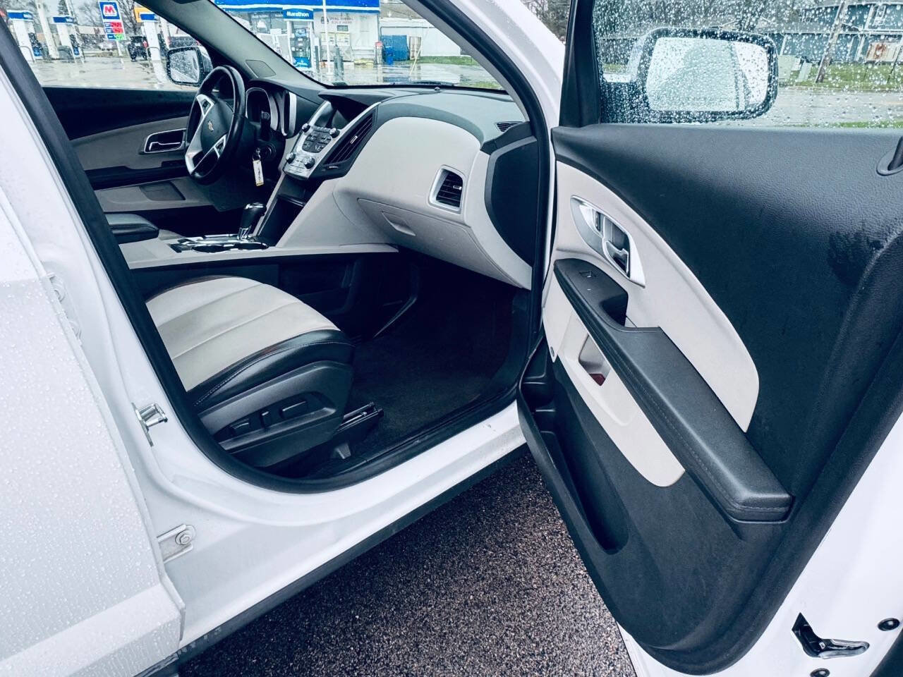 Used 2016 Chevrolet Equinox LTZ w/ Enhanced Convenience Package image 18