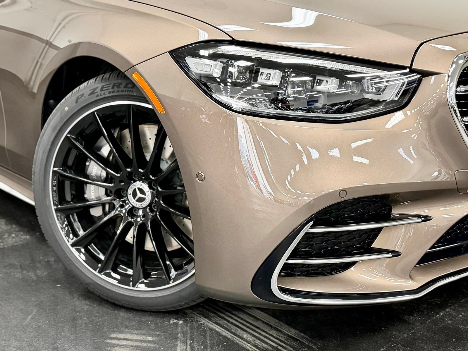 New 2026 Mercedes-Benz S 580e 4MATIC Sedan image 4