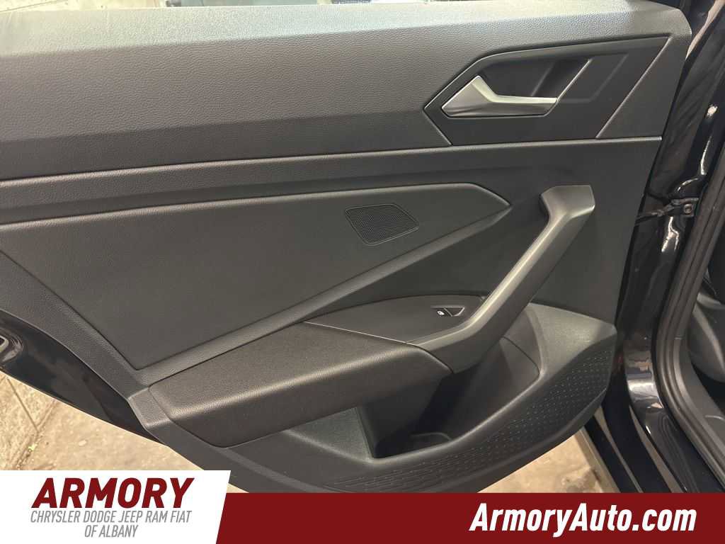 Used 2024 Volkswagen Jetta SE image 24