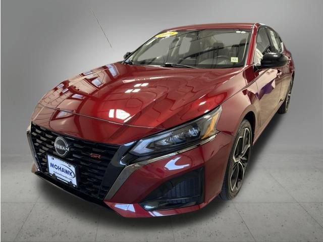 Used 2024 Nissan Altima 2.5 SR