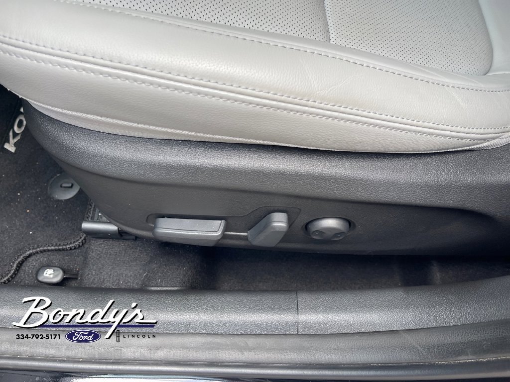 Used 2023 Hyundai Kona Limited FWD image 9