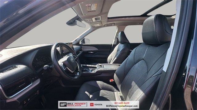 Used 2024 Toyota Grand Highlander Limited image 11