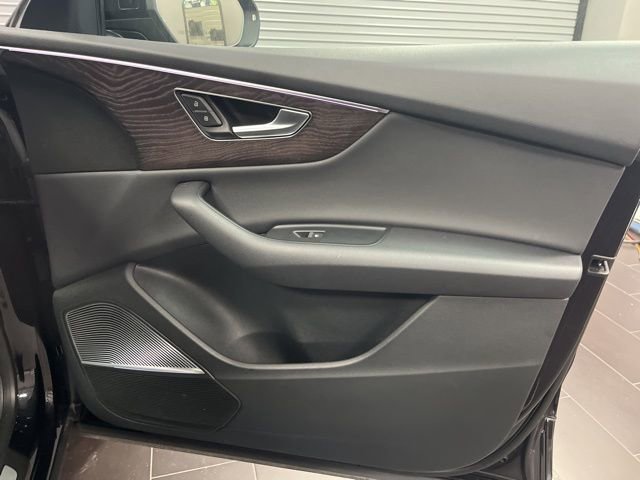 Used 2019 Audi Q8 Prestige image 16