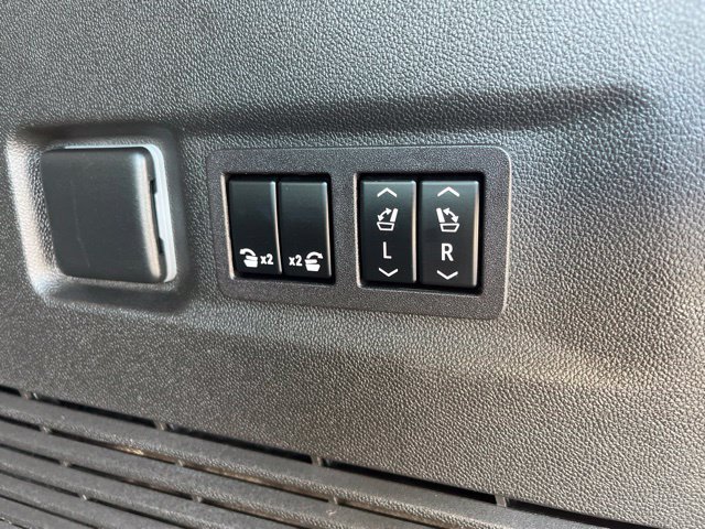 Used 2023 Chevrolet Suburban Premier AWD/4WD image 11