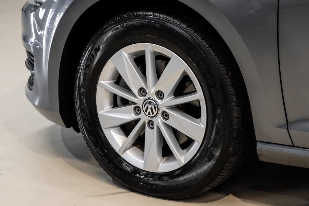 Used 2015 Volkswagen Golf S FWD image 51