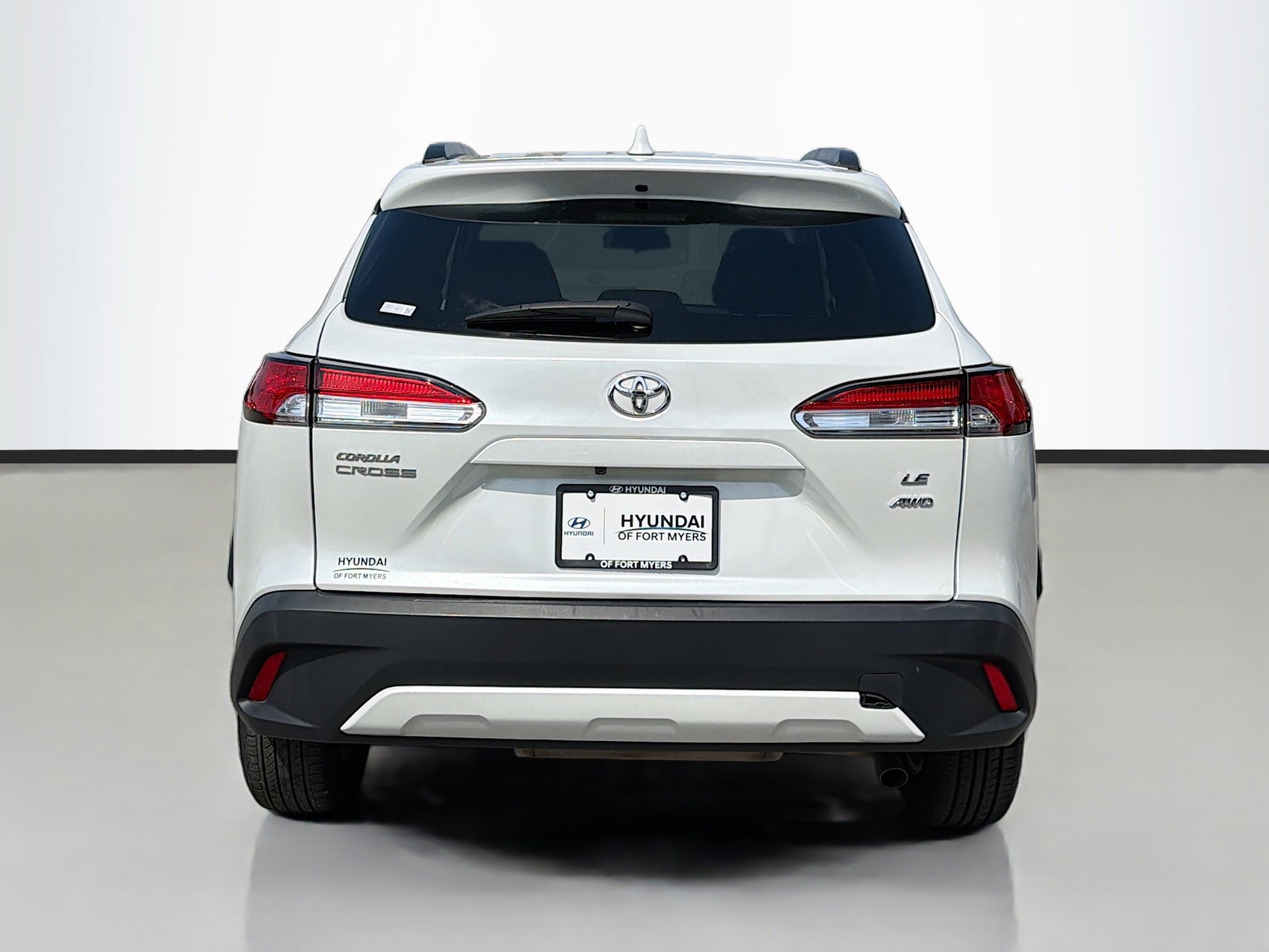 Used 2023 Toyota Corolla Cross LE image 4