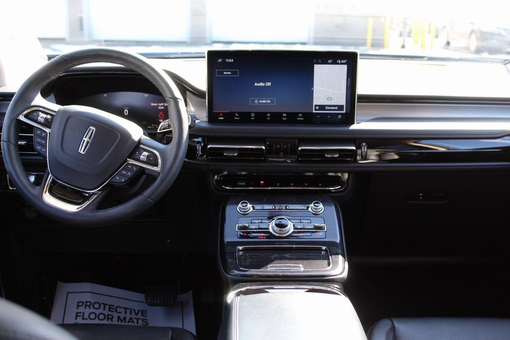Used 2023 Lincoln Nautilus AWD w/ Premium Package image 10