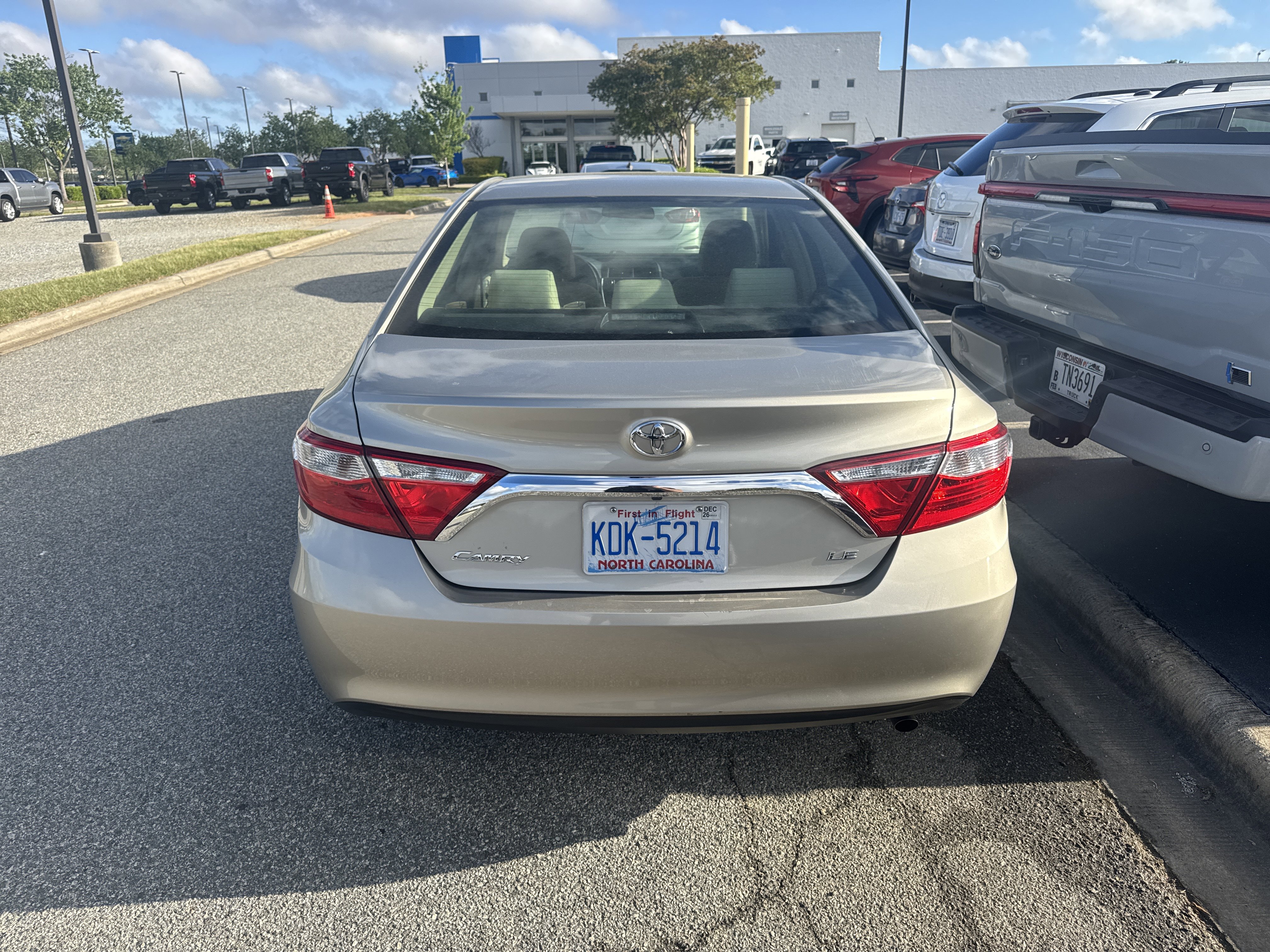 Used 2017 Toyota Camry LE FWD image 9