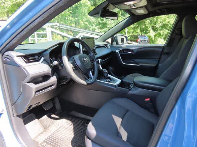 Used 2022 Toyota RAV4 SE w/ Convenience Package AWD/4WD image 2