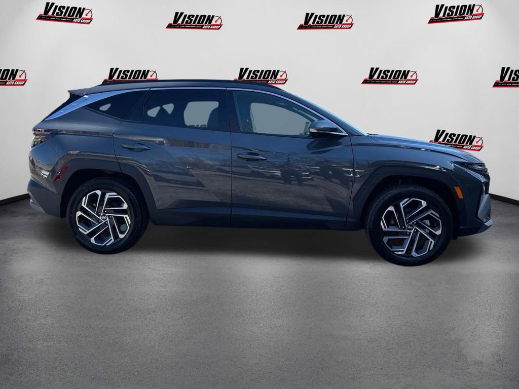 Used 2025 Hyundai Tucson Limited AWD/4WD image 4