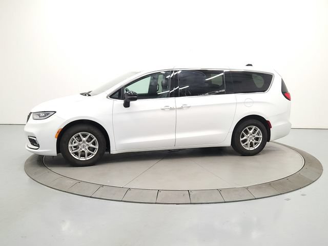 Used 2025 Chrysler Pacifica Select FWD image 5