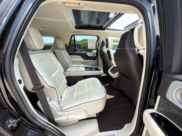 Used 2023 Lincoln Navigator Black Label AWD/4WD image 10