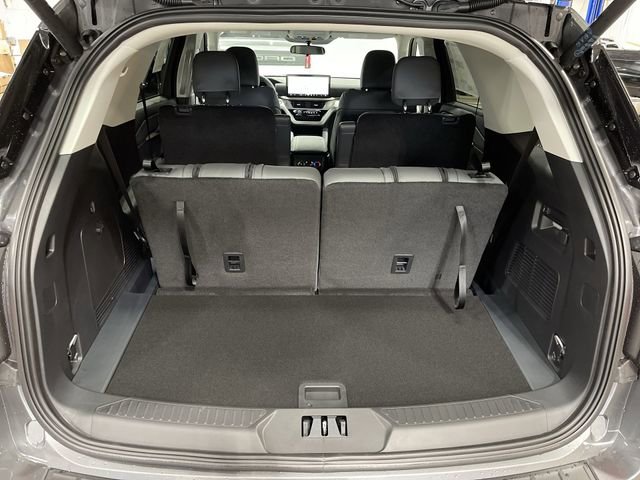 Used 2026 Ford Explorer Active w/ Active Comfort Package image 24