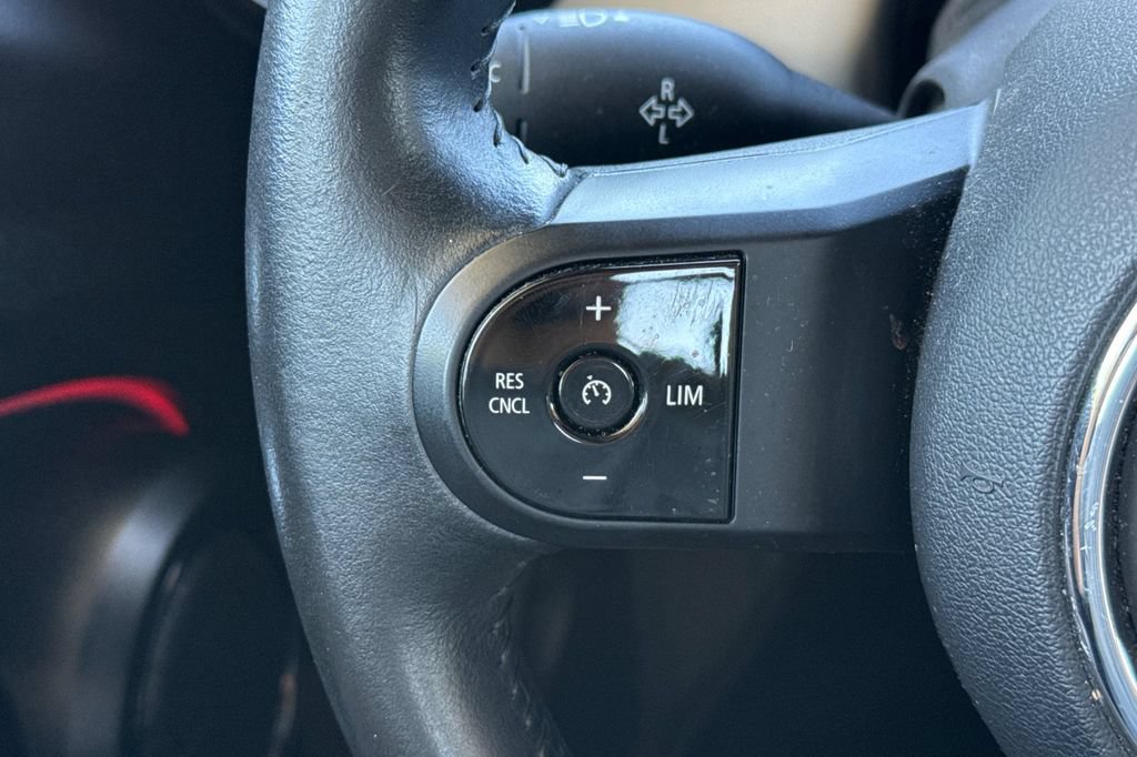 Used 2023 MINI Cooper SE FWD image 34