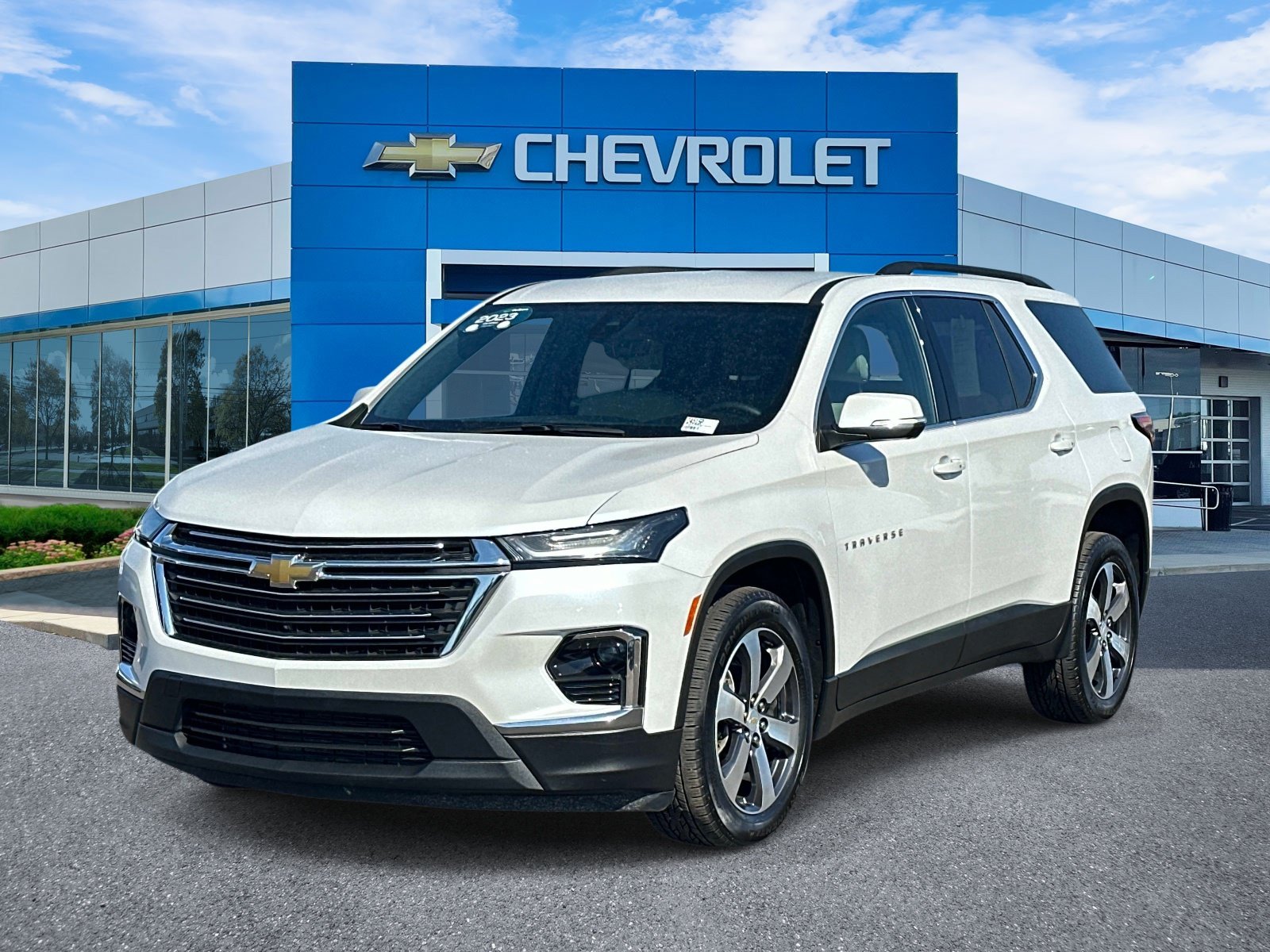 Certified 2023 Chevrolet Traverse LT w/ LT Premium Package AWD/4WD image 6